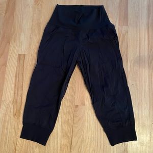 Cropped Lulu pants size 6
